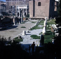 Locatie van de Basilica Aemilia in het Forum Romanum, voor het eerst gebouwd in 179 v.Chr. en vele malen gerestaureerd dankzij de familie Emilia. Rome