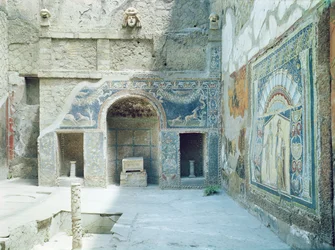 Openlucht triclinium van het Huis van Neptunus en Amphitrite