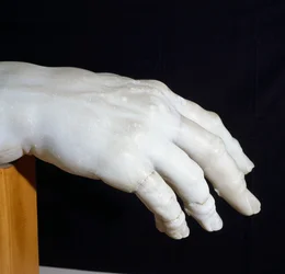 Rechterhand van Polyphemus, fragment van Polyphemus Groep, of Odysseus verblindt Polyphemus, marmeren beeldhouwwerk