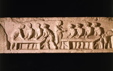 Reliëf dat een bakkerij afbeeldt, uit het graf van Eurysaces de Bakker, bij Porta Maggiore, Rome, 50-20 v.Chr.