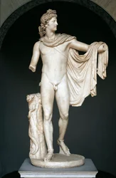 Standbeeld bekend als Apollo Belvedere, kopie naar Grieks bronzen origineel uit de 4e eeuw v.Chr.
