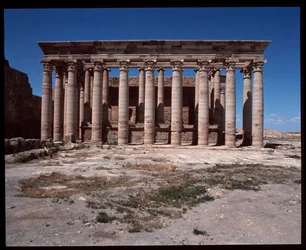 Uitzicht op Romeinse tempel