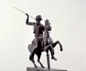Amazone te paard (bronzen sculptuur naar een Grieks origineel uit de 3e eeuw v.Chr.)
