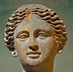 Romeinse kunst: portret van een vrouw. Terracotta beeldhouwwerk uit de Republikeinse periode. 6e-1e eeuw v.Chr. Cagliari, Museo Archeologico Nazionale, Sardinië Italië