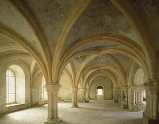 Uitzicht op het scriptorium, ontmoetingsplaats van de gemeenschap, Cisterciënzer abdij gesticht in de 12e eeuw
