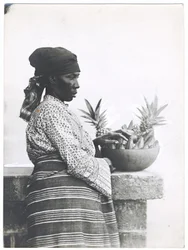 Mevrouw Harding, die dagelijks 30 mijl loopt, c.1920