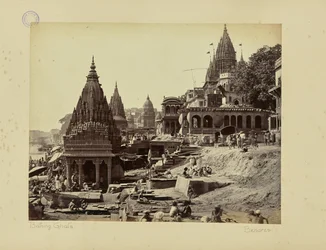 Benares; „Vishnu Pud“ en andere tempels nabij de crematieghat