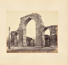 Delhi; de Kutub Minar, de Grote Boog en de IJzeren Zuil