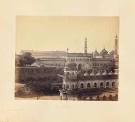 Lucknow; Grote Imambara en moskee