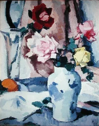 Rozen in een blauw-witte vaas