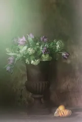 Sombere tulpenstilleven