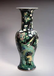 Grote Famille Noire Yen Yen Vaas, Kangxi-periode (1662-1722)