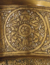 (detail) van een ingelegd dienbladstandaard, Mamluk Egypte of Syrië, eerste helft van de 14e eeuw