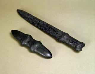 Dolkblad en stenen dolk, Jomon-periode 4500-3700 v.Chr.