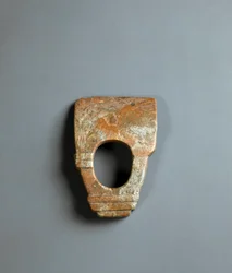 Rode granieten ringvormige hak, Jomon-periode