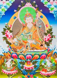 Afbeelding van Padmasambhava of guru Rimpoche, de vergoddelijkte apostel van het Tibetaanse tantrisme die naar verluidt demonen en geesten onder controle kreeg