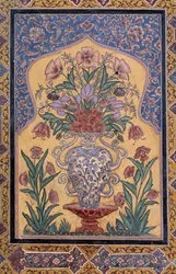 Vaas met bloemen, decoratief detail van de Wazir Khan-moskee (17e eeuw), Lahore, Punjab, Pakistan