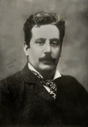 Portret van de Italiaanse componist Giacomo Puccini (foto)