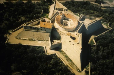 Vierkant fort in Antibes, fortificatie van Vauban (17e eeuw)