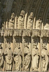 Detail van de Poort van Vergeving (Puerta del Perdon) centrale portaal van de westgevel van de kathedraal van Toledo, begonnen in 1418