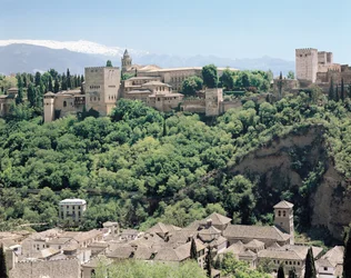 Uitzicht op het Paleis van het Alhambra vanuit het noordoosten, 14e-16e eeuw