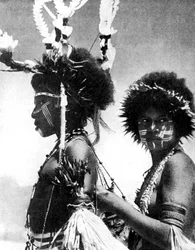 Geschilderde krijgers, Papoea-Nieuw-Guinea, 1936