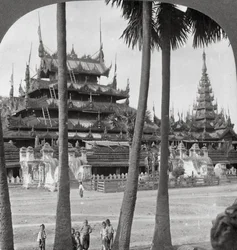 Tempel van de heidense koningen bij Aindow Yak Pagoda, Mandalay, Birma, 1908