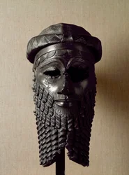 Sumerische kunst: hoofd van koning, misschien Naram-Sin (Naram Sin) (2254-2218 v.Chr.). Bronzen beeld. Ongeveer 2250 v.Chr. Dim. 36x20 cm Bagdad, Nationaal Irak Museum