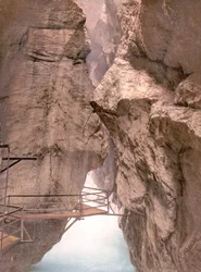 Aareschlucht, nabij Meiringen, Zwitserland, ca. 1900