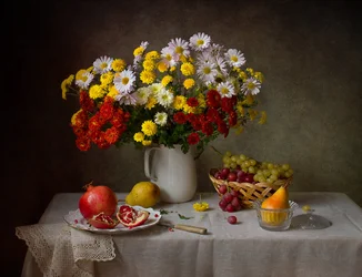 Herfstbloemen en -vruchten