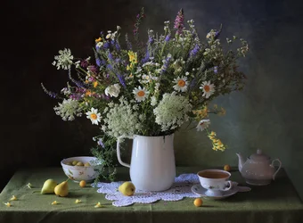 Zomertafel met wilde bloemen