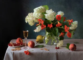 Levendig fruit en bloemen