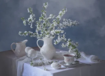 White Blooms Theetijd