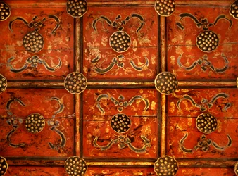 Plafond van de preekstoel bij Wat Phra That Lampang Luang