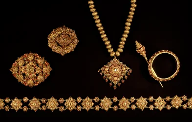 Juwelen, Ayutthaya-periode (1350-1767), 17e tot 18e eeuw (goud en edelstenen)
