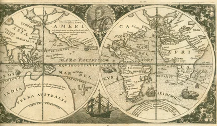 Titelpagina van Americae Pars VIII met een portret van Francis Drake en zijn schip, de Golden Hind