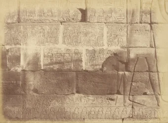 Close-up van hiërogliefen en sculpturen (Lijst van de verslagen naties), Karnak