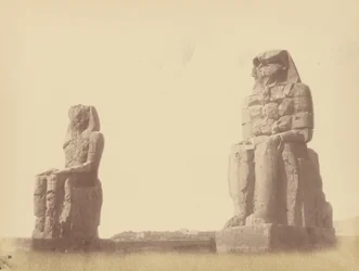 [Kolos van Memnon].