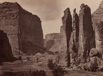 Canyon de Chelly. Wanden van de Grand Canyon, ongeveer 1200 voet hoog.