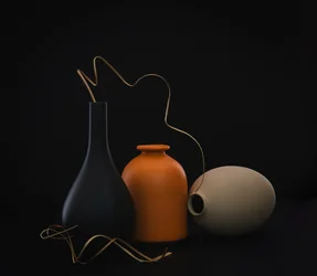 Stilleven met moderne vazen