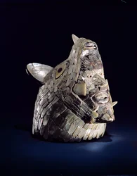 Kop van een dier met een menselijk hoofd in de open kaken, gevonden in Tula, Hidalgo, Mexico, Vroeg Postklassiek (900-1250)