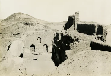 Interieur van de grote donjon (qasr) van het klooster van St Simeon, Aswan, Egypte, foto door Ugo Monneret de Villard