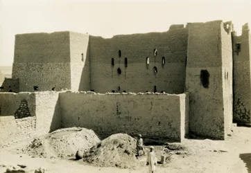 Klooster van St Simeon, Aswan, Egypte, foto door Ugo Monneret de Villard