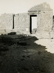 Ruïnes van tempel, Qasr Ibrim, Egypte, foto door Ugo Monneret de Villard