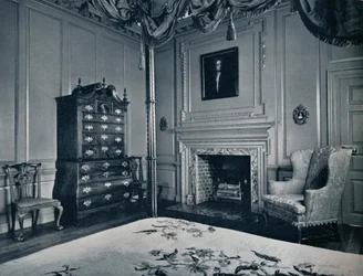 Een New England Chest-on-Chest met Bombe Base in een van de slaapkamers van het paleis van Williamsburg