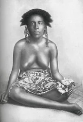 Een vrouw van de Solomon-eilanden in inheemse kleding, 1902