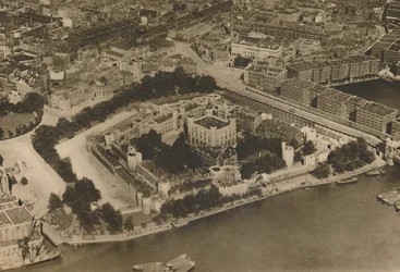Een Uitzicht op Zijn Onvoorstelbare Vesting Door Willem de Veroveraar: De Toren vanuit de Lucht, ca. 1935