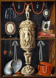 Een Kabinet met Kunstvoorwerpen