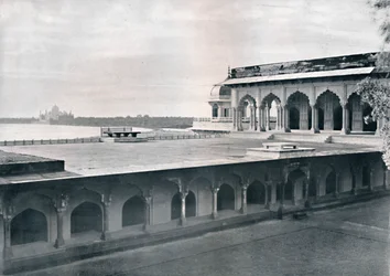 Agra. De Dewan-i-Khas met uitzicht op de Taj, ca. 1910