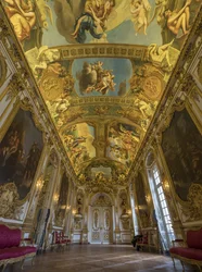 Allegorie van de Zon. Schildering van het gewelf van de Galerie doree, door Francois Perrier (1594-1649)